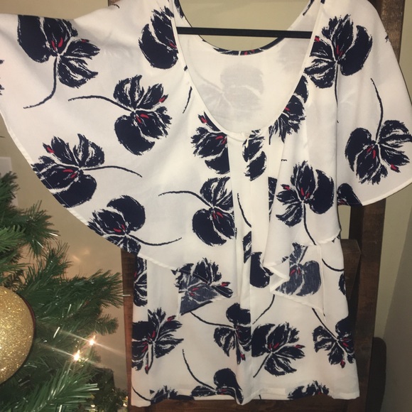 Ark & co; short, wing sleeved dress. Never worn! - Picture 2 of 4